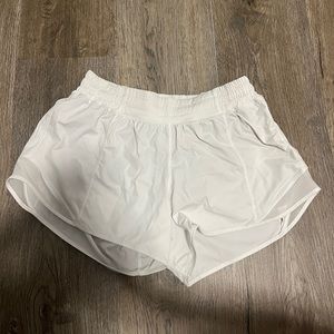 White size 6 4 inch lulu shorts